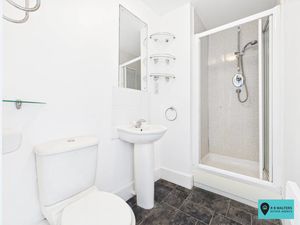 En Suite - click for photo gallery